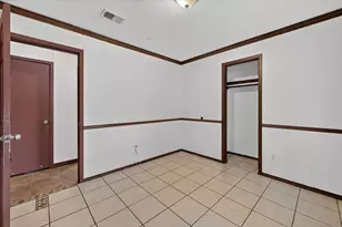 5867 Beau Purple Dr, Dallas, TX 75211 - Photo 25