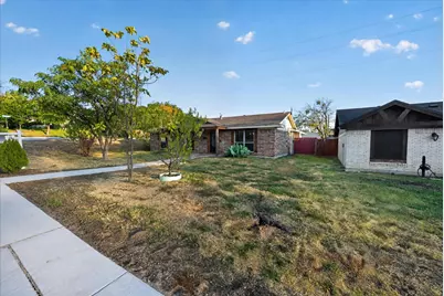 5867 Beau Purple Drive, Dallas, TX 75211 - Photo 3