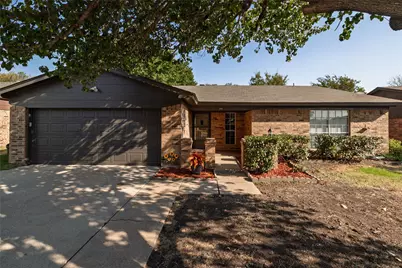 304 Cambridge Drive, Saginaw, TX 76179 - Photo 3