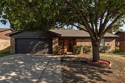 304 Cambridge Drive, Saginaw, TX 76179 - Photo 7