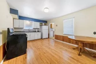 2221 Varsity Dr, Grand Prairie, TX 75051 - Photo 7