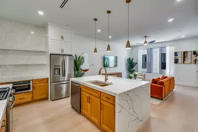 710 W 10th Street #101, Dallas, TX 75208 - Photo 5