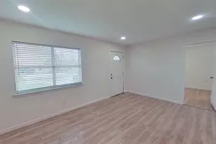 2320 Brockbank Dr, Irving, TX 75062 - Photo 5