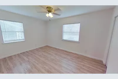 2320 Brockbank Drive, Irving, TX 75062 - Photo 13