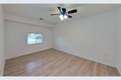 2320 Brockbank Drive, Irving, TX 75062 - Photo 9