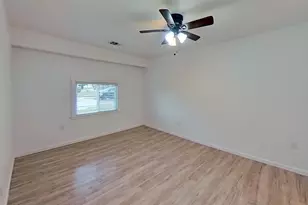 2320 Brockbank Dr, Irving, TX 75062 - Photo 9