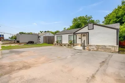 412 S Morgan Street, Granbury, TX 76048 - Photo 1