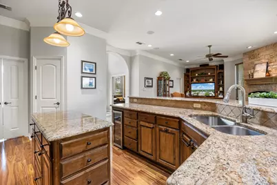 1616 Crow Creek Drive, Granbury, TX 76049 - Photo 11