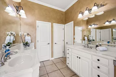 1616 Crow Creek Drive, Granbury, TX 76049 - Photo 23