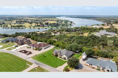 1616 Crow Creek Drive, Granbury, TX 76049 - Photo 37
