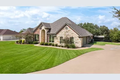 1616 Crow Creek Drive, Granbury, TX 76049 - Photo 3