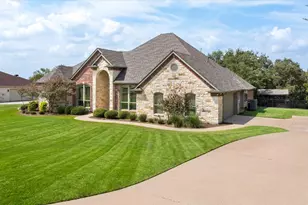 1616 Crow Creek Dr, Granbury, TX 76049 - Photo 3