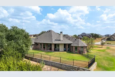 1616 Crow Creek Drive, Granbury, TX 76049 - Photo 33
