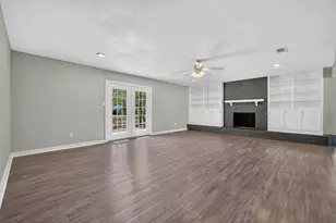 303 NW 32nd St, Mineral Wells, TX 76067 - Photo 5