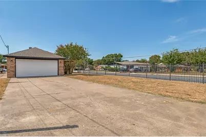 1838 San Antonio Street, Grand Prairie, TX 75051 - Photo 25