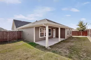 11129 Pond View Ct, Providence Village, TX 76227 - Photo 5