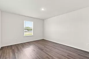 413 E Hull St, Denison, TX 75020 - Photo 15