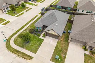 228 Garden Grove Dr, Waxahachie, TX 75165 - Photo 3