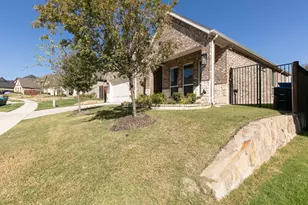 10129 La Frontera Dr, Fort Worth, TX 76179 - Photo 3