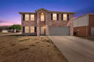 3040 Clemente Dr, Grand Prairie, TX 75052 - Photo 1
