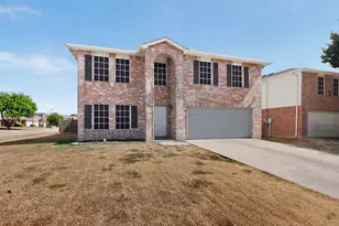 3040 Clemente Dr, Grand Prairie, TX 75052 - Photo 3