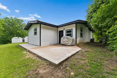 1106 E Strong Parkway, Grand Prairie, TX 75050 - Photo 15