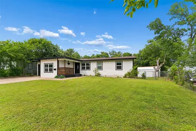 1106 E Strong Parkway, Grand Prairie, TX 75050 - Photo 3