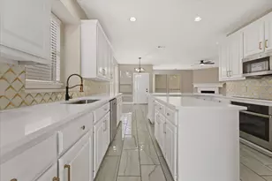 2831 Atrium Dr, Grand Prairie, TX 75052 - Photo 21