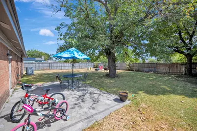 512 E Mission Street, Crowley, TX 76036 - Photo 33