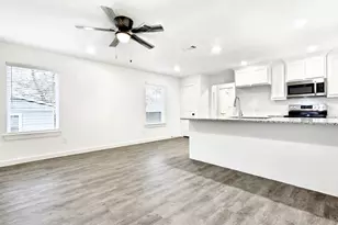 319 E Hull St, Denison, TX 75021 - Photo 7