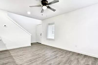 319 E Hull Street, Denison, TX 75021 - Photo 9