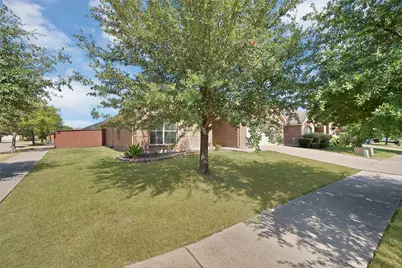 2029 Wellington Point, Heartland, TX 75126 - Photo 3