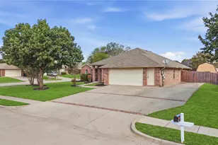 1701 Manten Blvd, Denton, TX 76208 - Photo 3