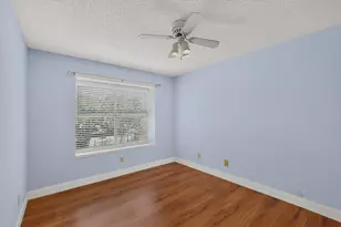 542 Clayton St, Grand Prairie, TX 75052 - Photo 21