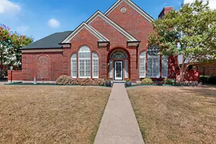 542 Clayton St, Grand Prairie, TX 75052 - Photo 1