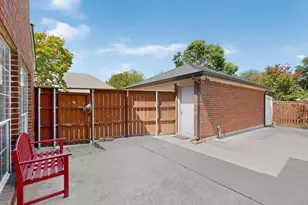 542 Clayton St, Grand Prairie, TX 75052 - Photo 35