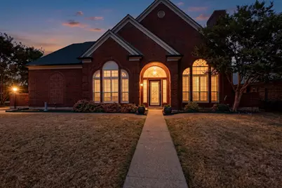 542 Clayton Street, Grand Prairie, TX 75052 - Photo 1