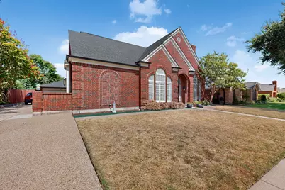 542 Clayton Street, Grand Prairie, TX 75052 - Photo 3
