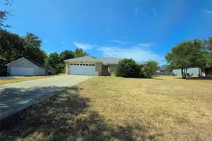 6204 Kelly Dr, Granbury, TX 76048 - Photo 1