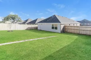 3621 Joshua St, Ennis, TX 75119 - Photo 3