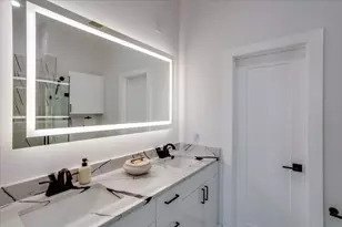 2038 N Prairie Ave, Dallas, TX 75204 - Photo 15