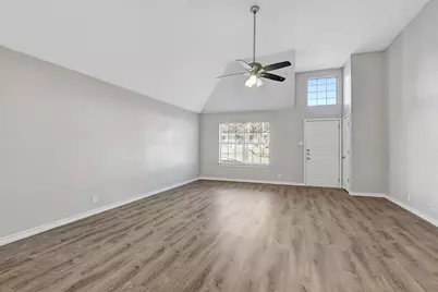 914 W Houston Street, Sherman, TX 75092 - Photo 3