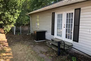 404 N Mill St, Bowie, TX 76230 - Photo 3