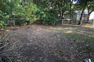 404 N Mill St, Bowie, TX 76230 - Photo 5