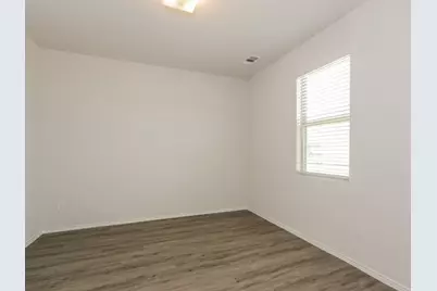 5504 Calm Waters, Fort Worth, TX 76119 - Photo 9