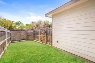 5556 Willamette Dr, Fort Worth, TX 76119 - Photo 3