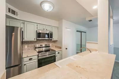 714 E Wall Street #105, Grapevine, TX 76051 - Photo 13