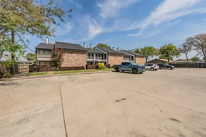714 E Wall Street #105, Grapevine, TX 76051 - Photo 5
