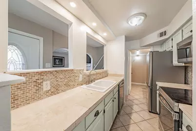 714 E Wall Street #105, Grapevine, TX 76051 - Photo 11