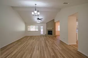 2336 Carlisle Ct, Grand Prairie, TX 75052 - Photo 9